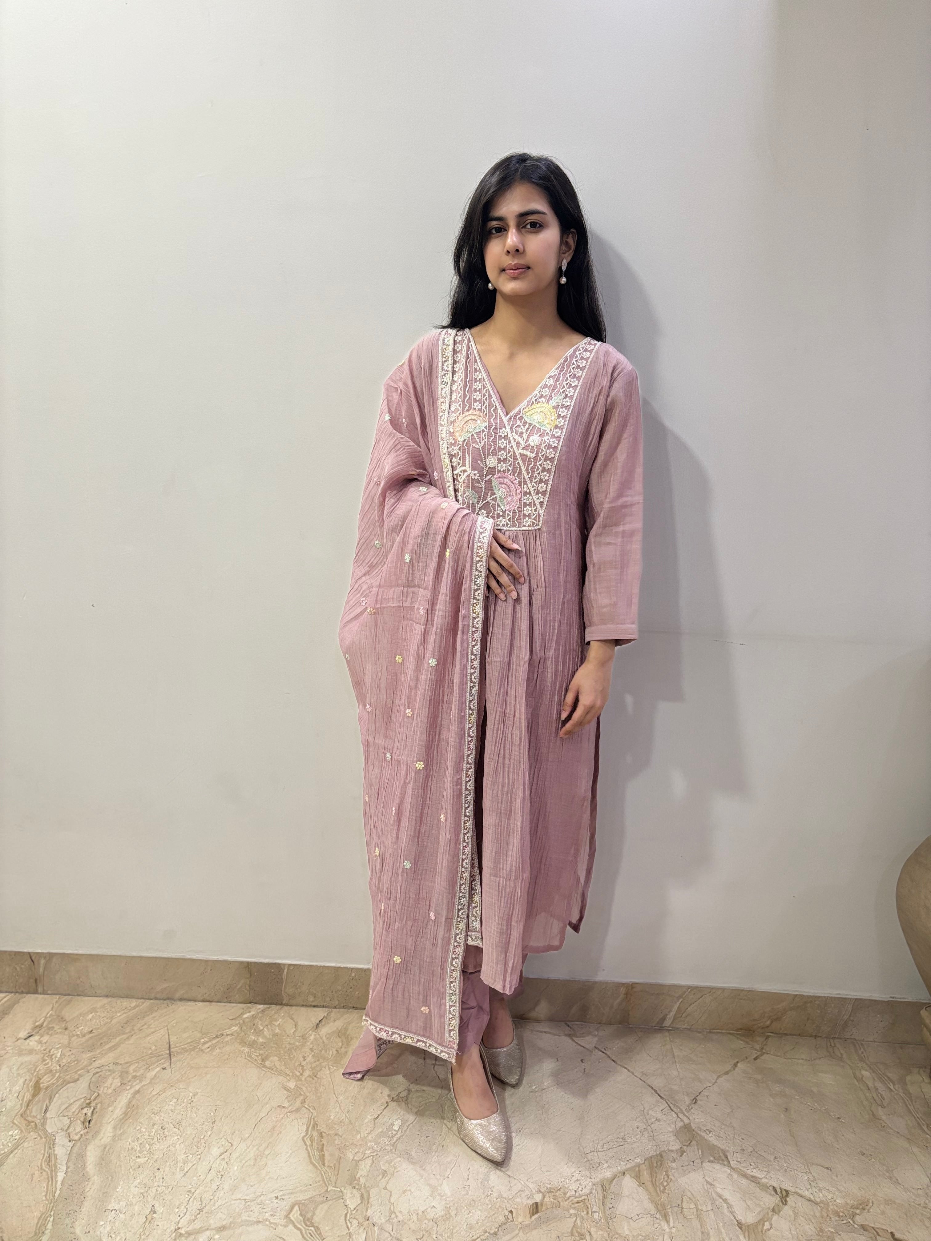 Rosé Dust suit